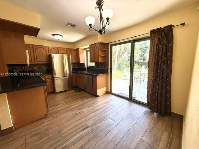 1124 NE 7th St Hallandale Beach, FL 33009