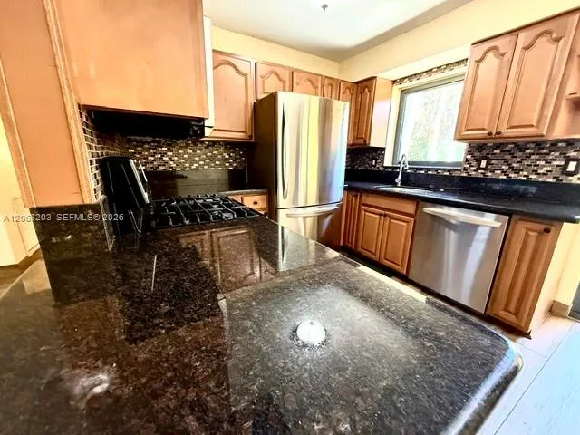 1124 NE 7th St Hallandale Beach, FL 33009