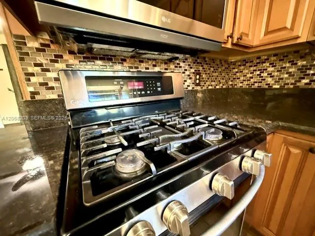 1124 NE 7th St Hallandale Beach, FL 33009
