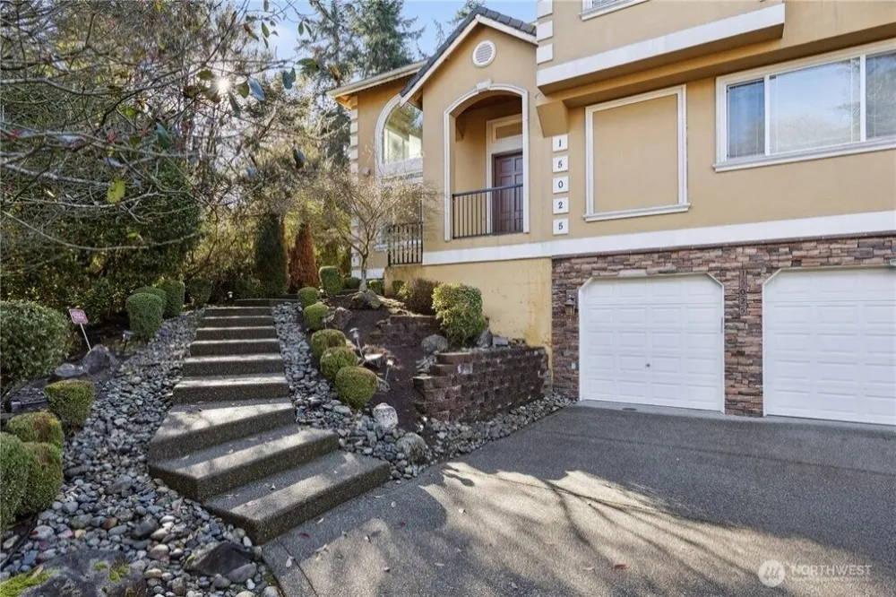 15025 SE 43rd St Bellevue, WA 98006