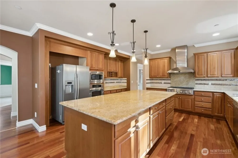 15025 SE 43rd St Bellevue, WA 98006