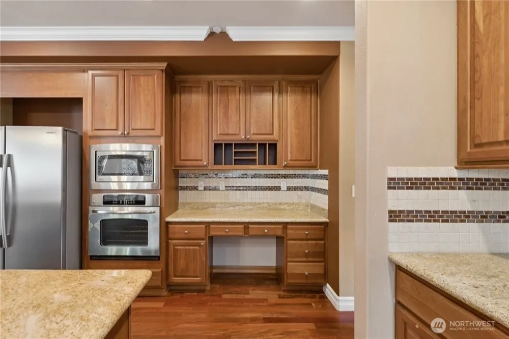 15025 SE 43rd St Bellevue, WA 98006