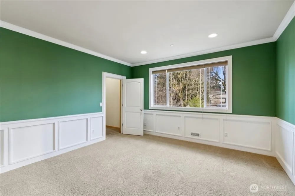 15025 SE 43rd St Bellevue, WA 98006