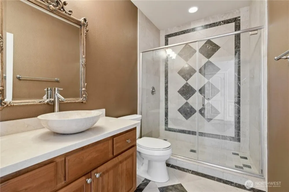 15025 SE 43rd St Bellevue, WA 98006