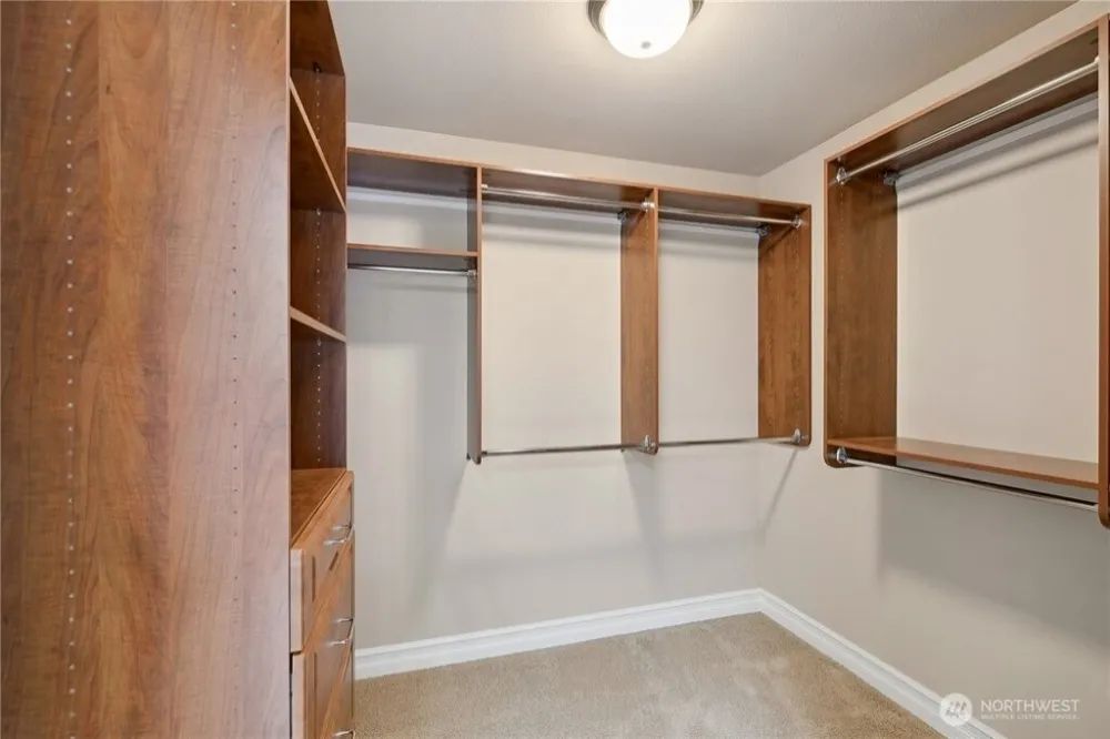 15025 SE 43rd St Bellevue, WA 98006