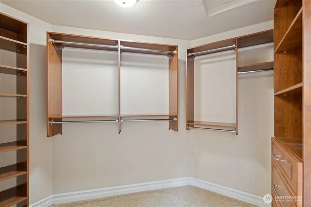 15025 SE 43rd St Bellevue, WA 98006