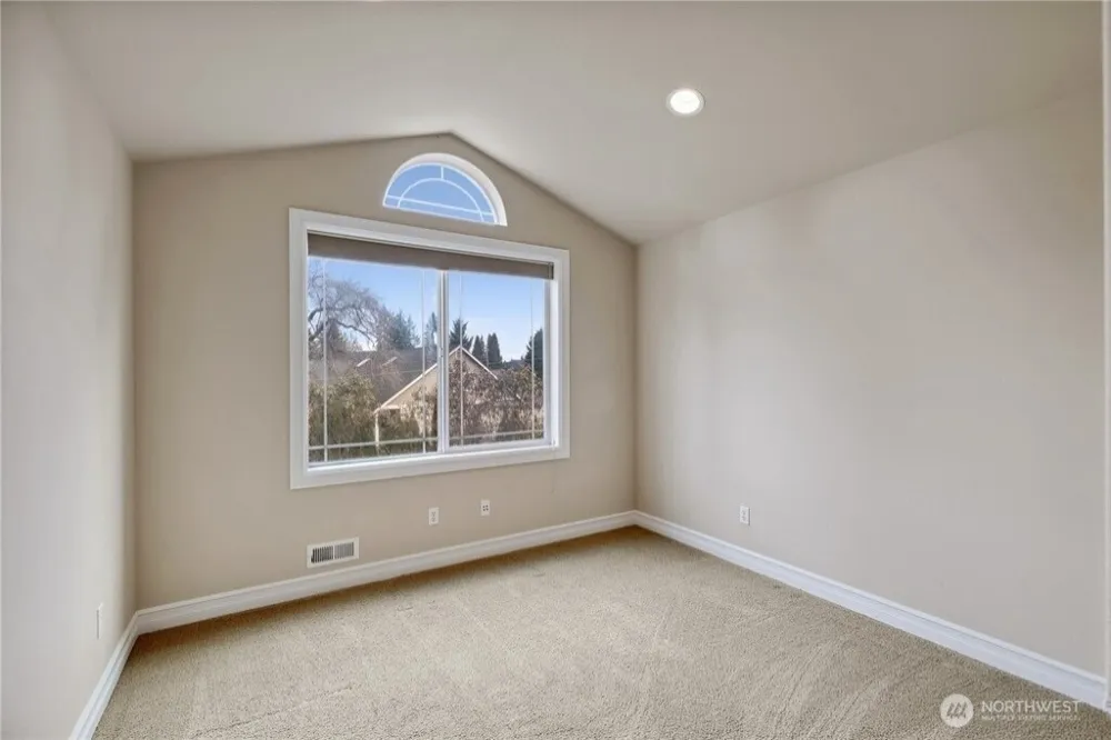 15025 SE 43rd St Bellevue, WA 98006