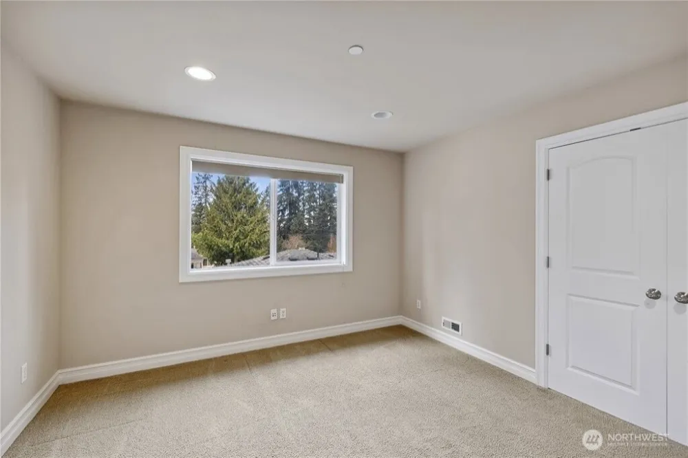 15025 SE 43rd St Bellevue, WA 98006