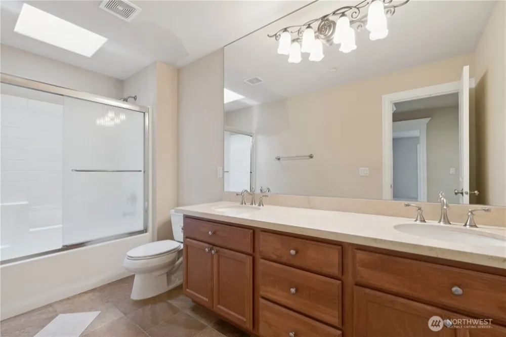 15025 SE 43rd St Bellevue, WA 98006