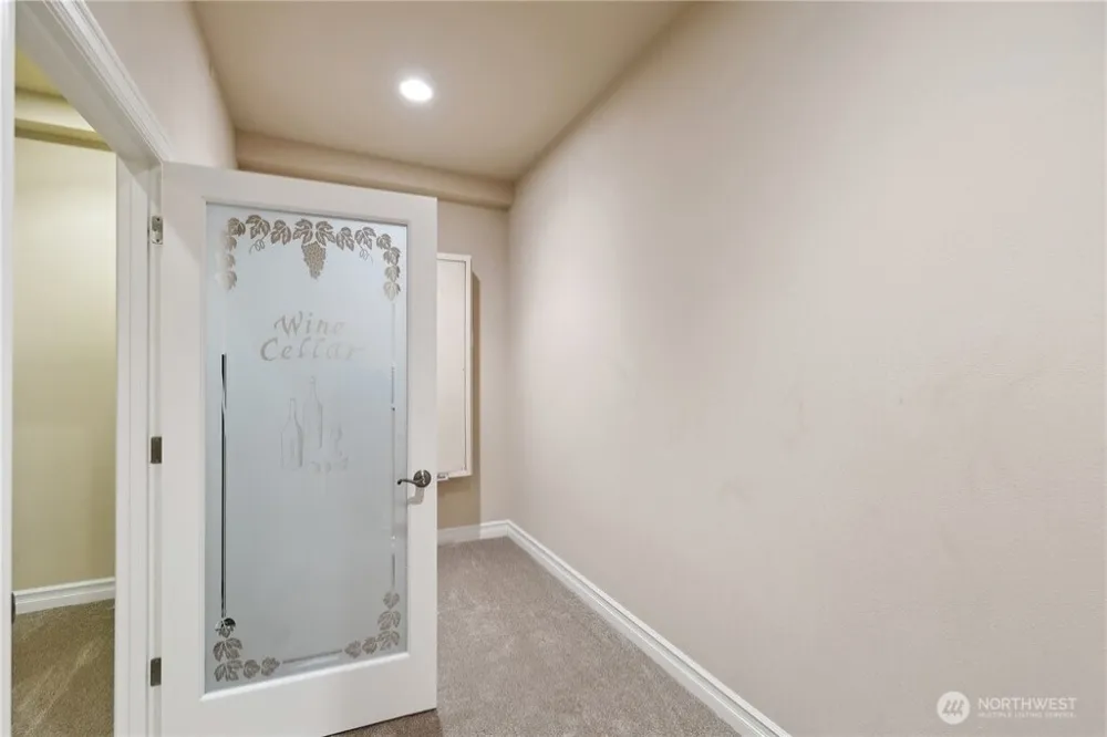 15025 SE 43rd St Bellevue, WA 98006