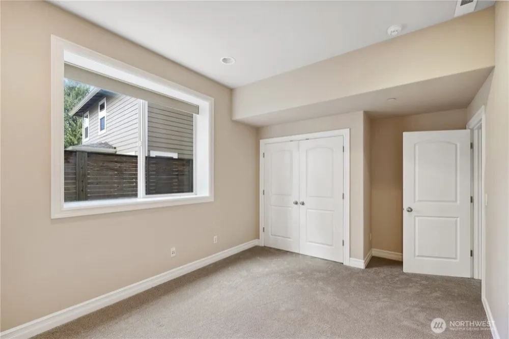 15025 SE 43rd St Bellevue, WA 98006