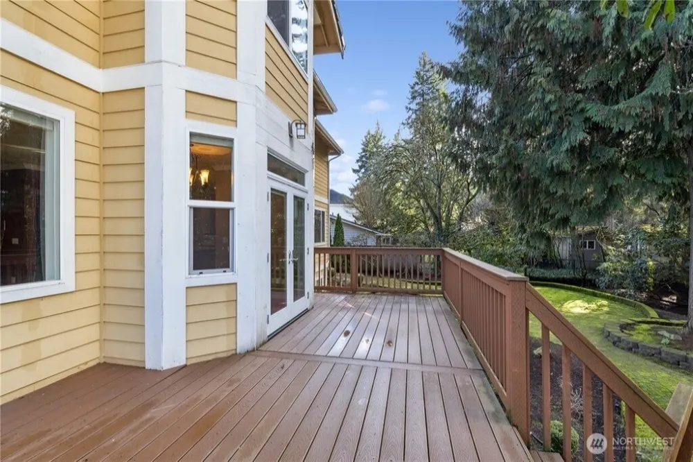 15025 SE 43rd St Bellevue, WA 98006