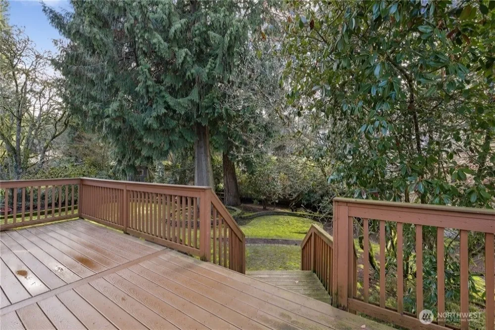15025 SE 43rd St Bellevue, WA 98006