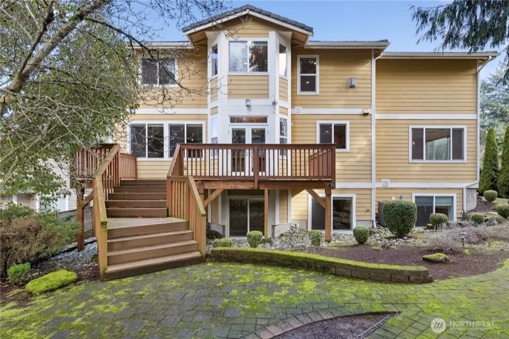 15025 SE 43rd St Bellevue, WA 98006