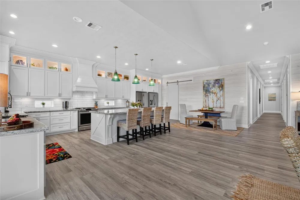 866 Kahla Drive Crystal Beach, TX 77650