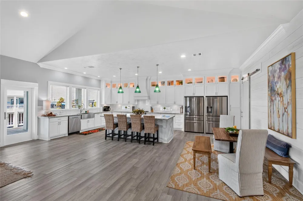 866 Kahla Drive Crystal Beach, TX 77650