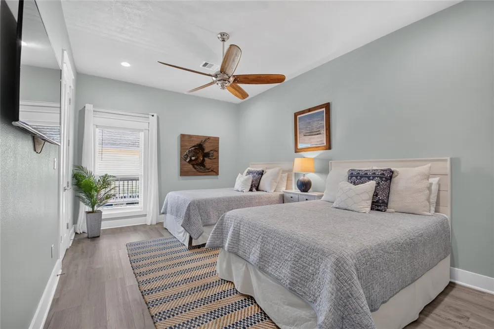 866 Kahla Drive Crystal Beach, TX 77650