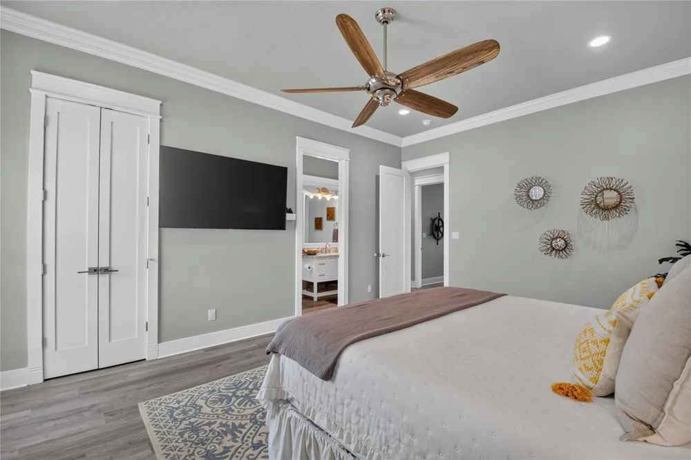 866 Kahla Drive Crystal Beach, TX 77650