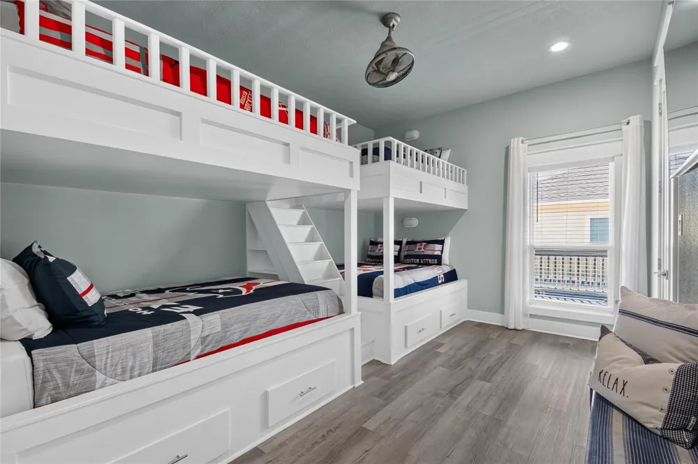 866 Kahla Drive Crystal Beach, TX 77650