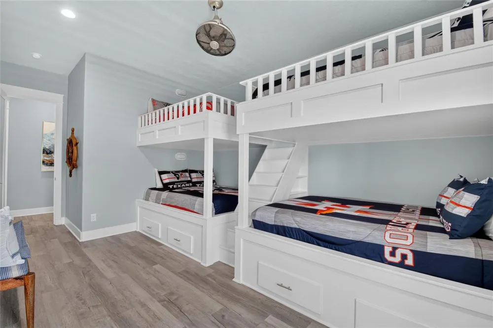 866 Kahla Drive Crystal Beach, TX 77650