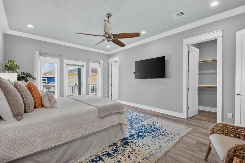 866 Kahla Drive Crystal Beach, TX 77650