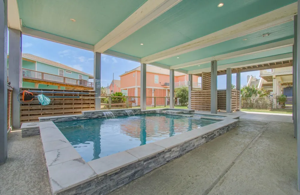 866 Kahla Drive Crystal Beach, TX 77650