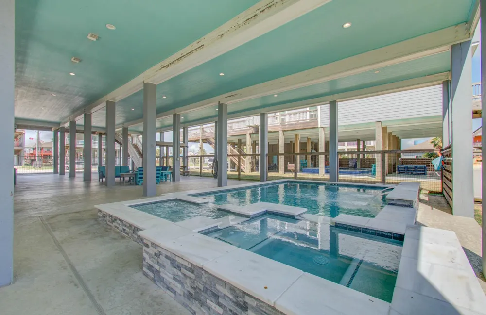 866 Kahla Drive Crystal Beach, TX 77650
