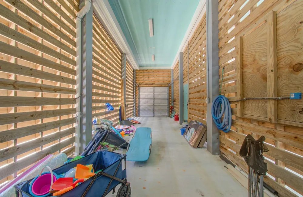 866 Kahla Drive Crystal Beach, TX 77650
