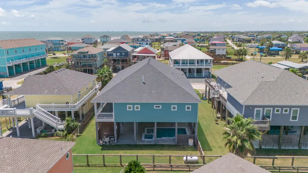 866 Kahla Drive Crystal Beach, TX 77650