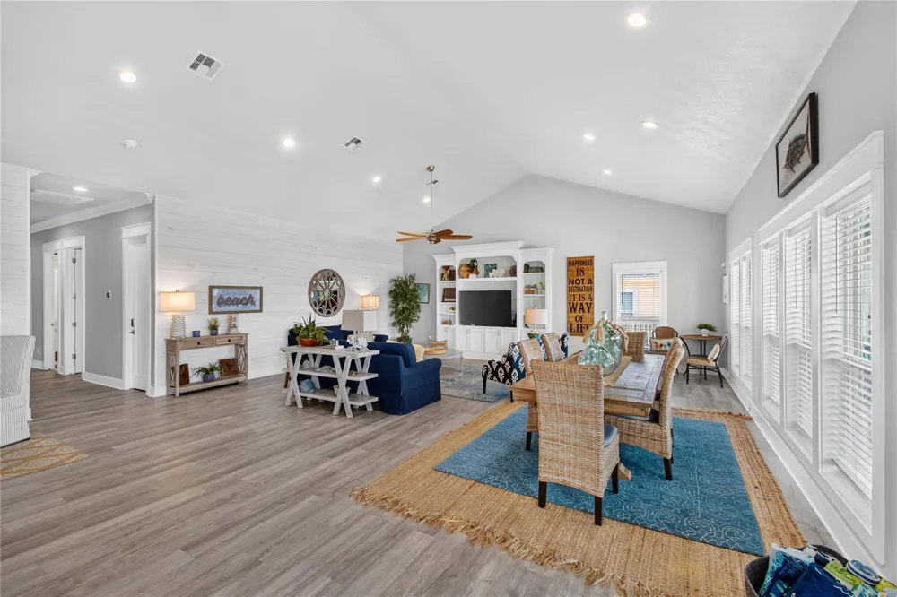 866 Kahla Drive Crystal Beach, TX 77650