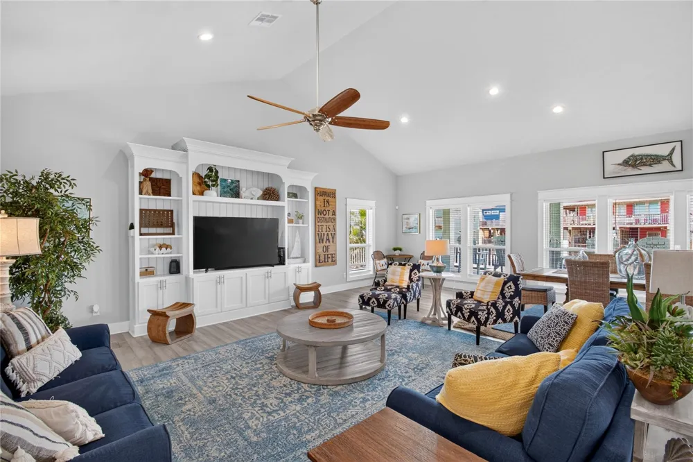 866 Kahla Drive Crystal Beach, TX 77650