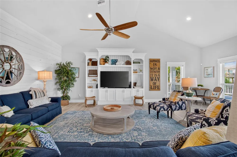 866 Kahla Drive Crystal Beach, TX 77650