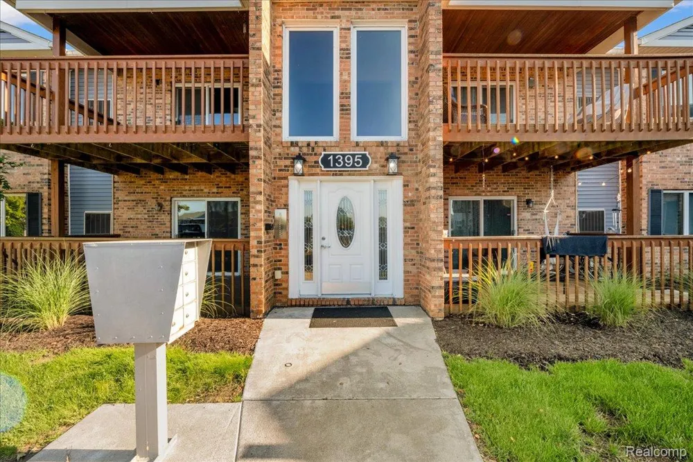 1395 Harbour Boulevard #137 Trenton City, MI 48183
