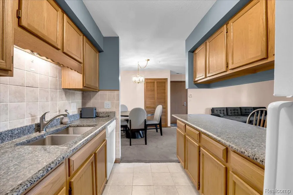 1395 Harbour Boulevard #137 Trenton City, MI 48183