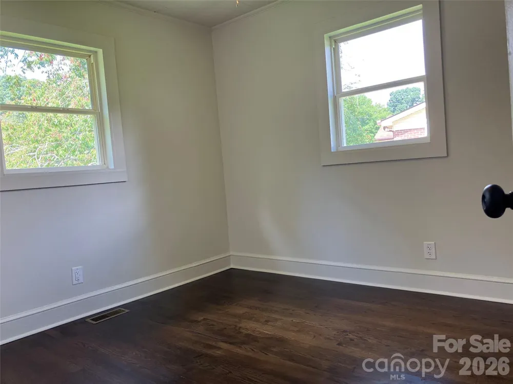 640 Hawthorne Street Hudson, NC 28638