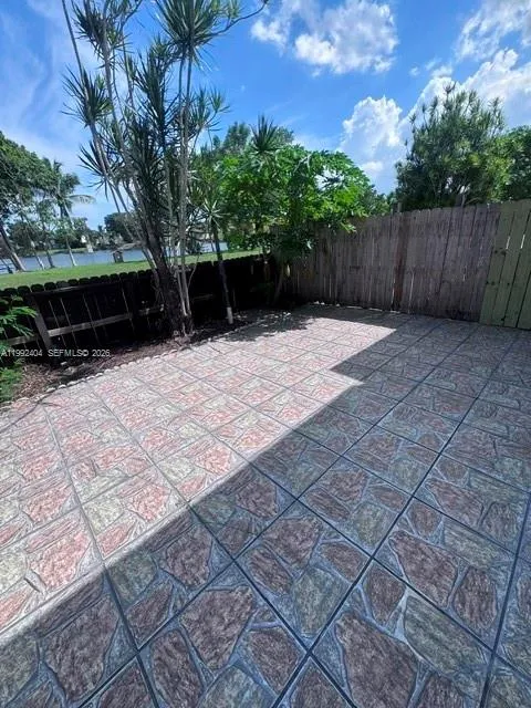 6713 SW 112th Ct Miami, FL 33173
