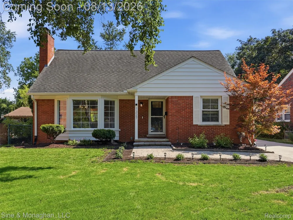 1327 Alicia Court Royal Oak City, MI 48073