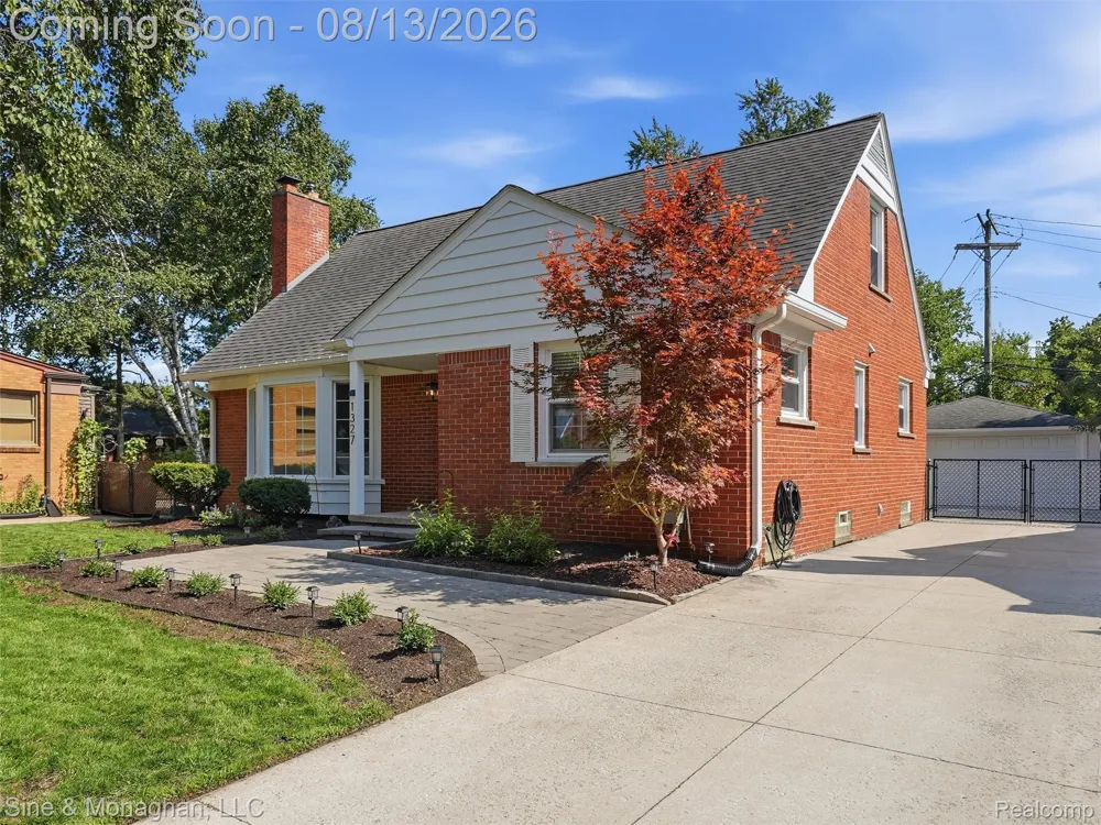 1327 Alicia Court Royal Oak City, MI 48073
