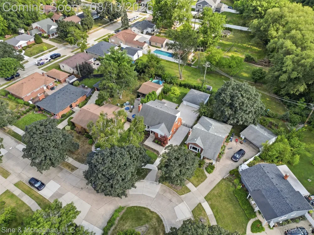 1327 Alicia Court Royal Oak City, MI 48073