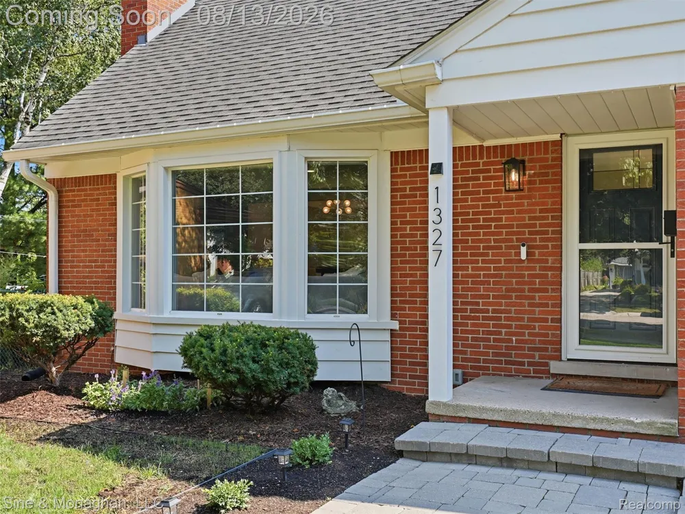 1327 Alicia Court Royal Oak City, MI 48073