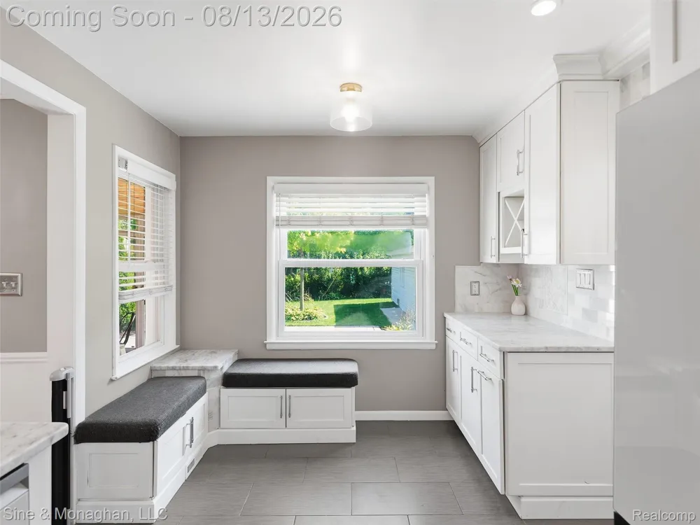 1327 Alicia Court Royal Oak City, MI 48073