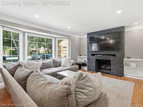 1327 Alicia Court