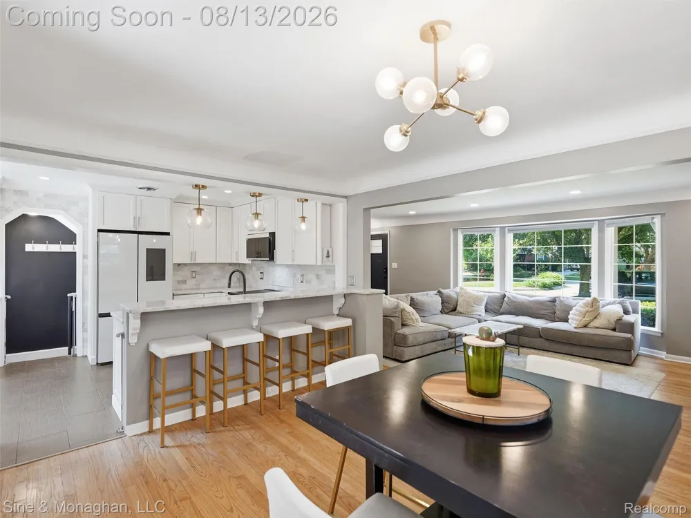 1327 Alicia Court Royal Oak City, MI 48073