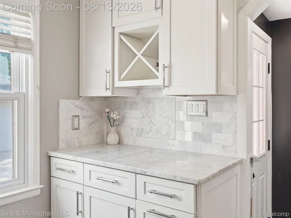 1327 Alicia Court Royal Oak City, MI 48073