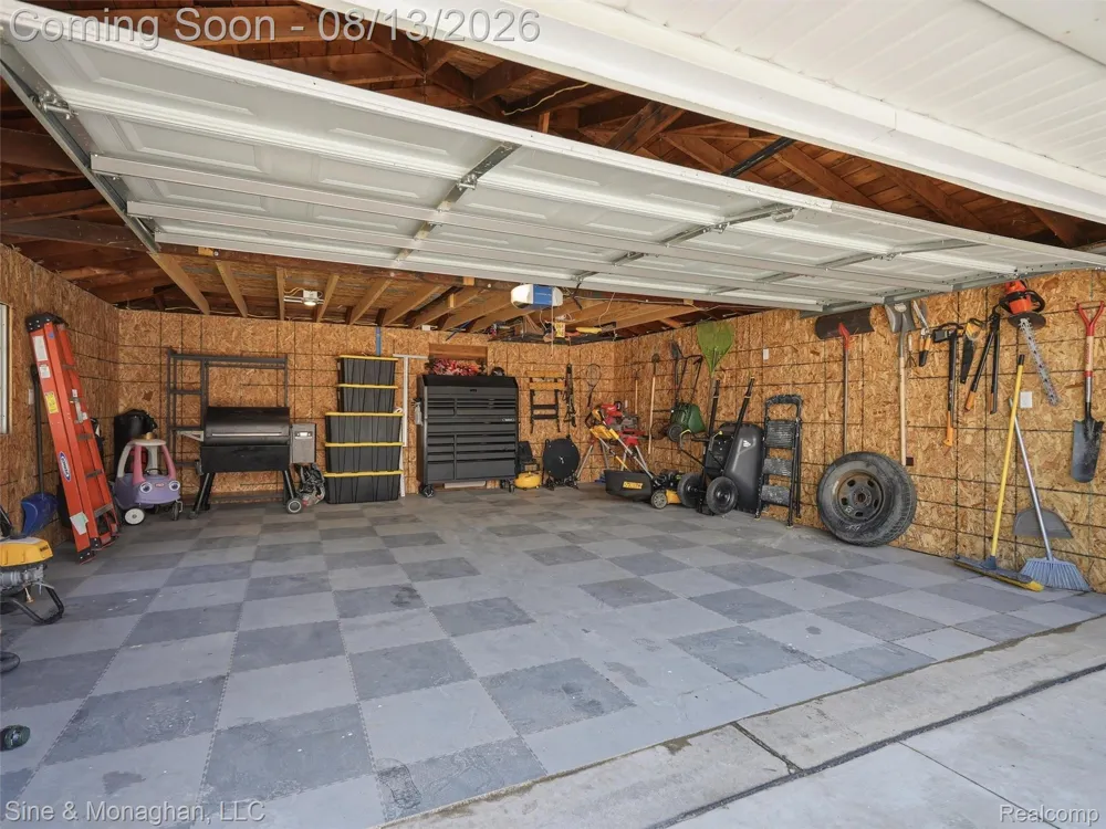 1327 Alicia Court Royal Oak City, MI 48073