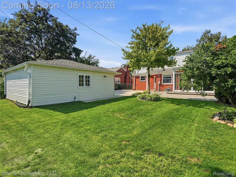 1327 Alicia Court Royal Oak City, MI 48073