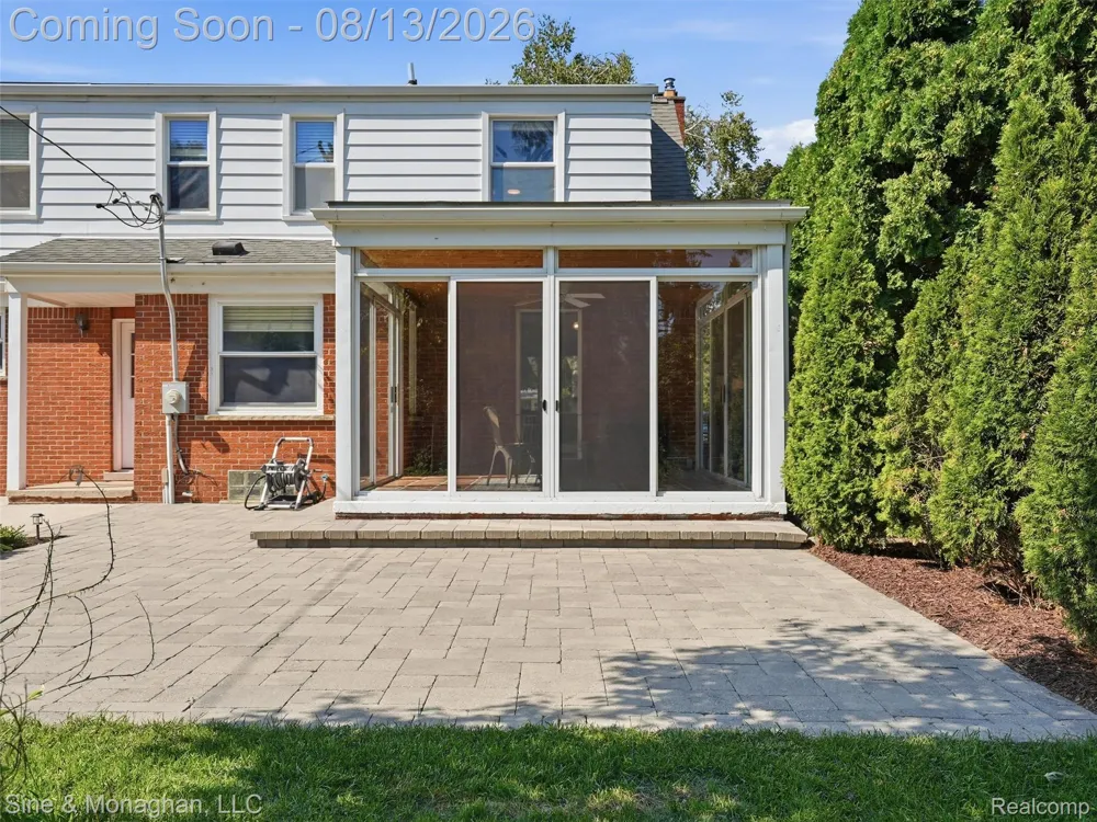 1327 Alicia Court Royal Oak City, MI 48073