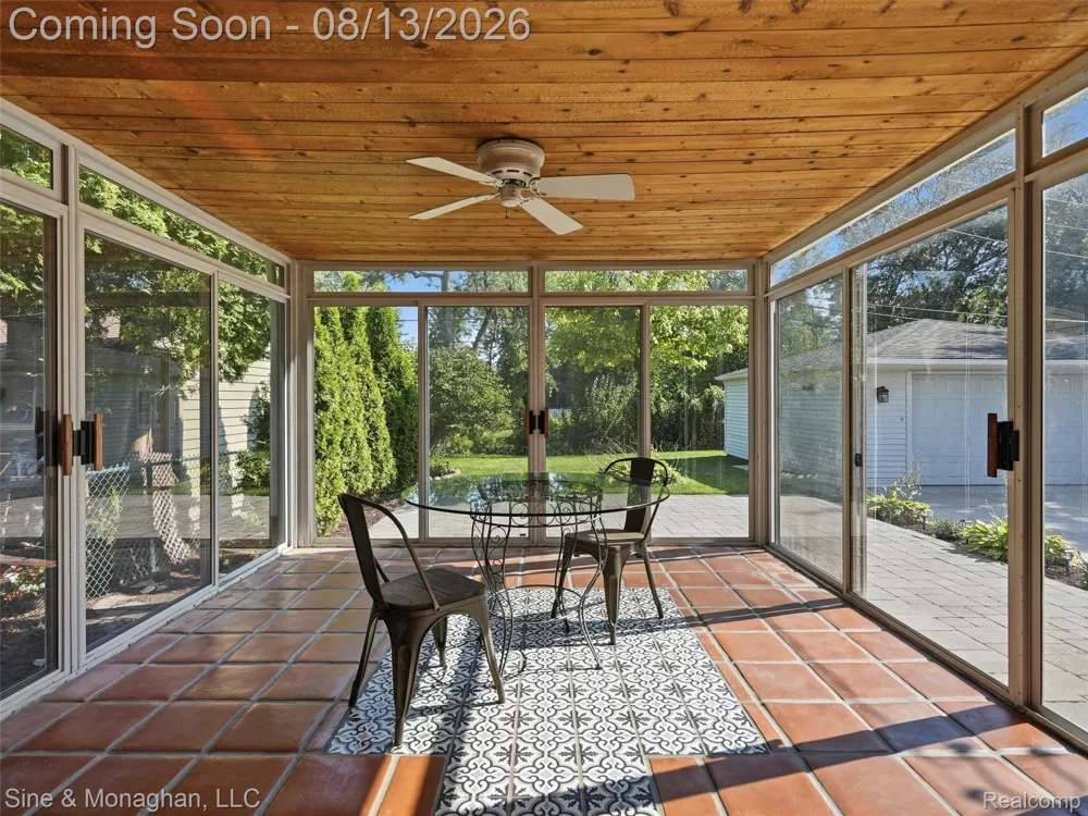 1327 Alicia Court Royal Oak City, MI 48073