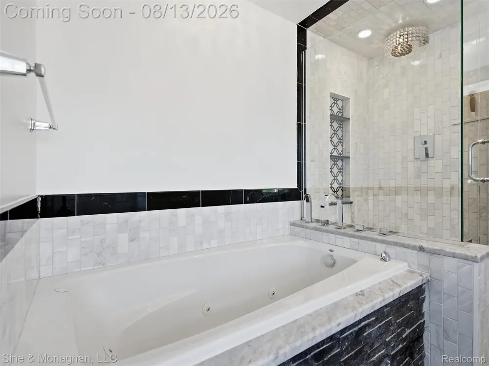 1327 Alicia Court Royal Oak City, MI 48073