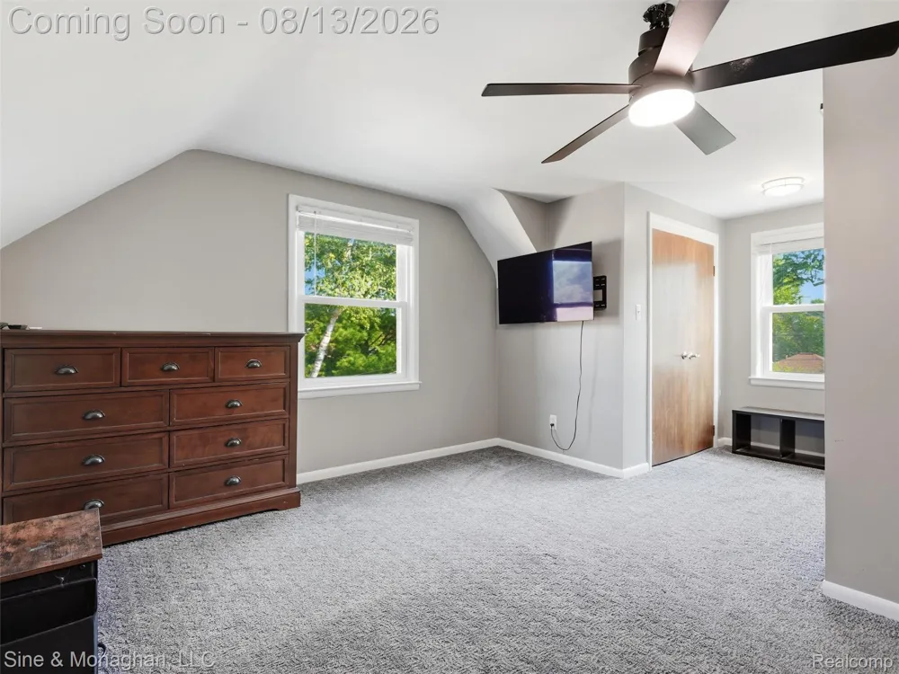 1327 Alicia Court Royal Oak City, MI 48073
